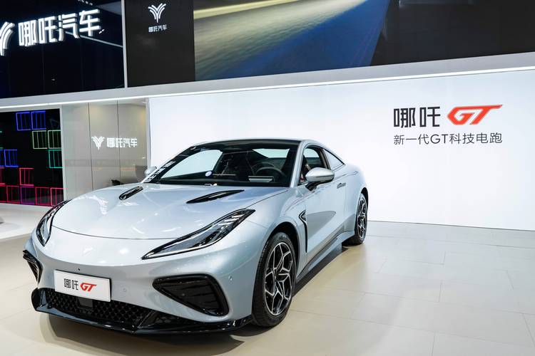 惠州惠东县迅润翰企业管理咨询哪吒汽车在智能汽车领域的表现，领途汽车在新能源汽车市场中的影响力